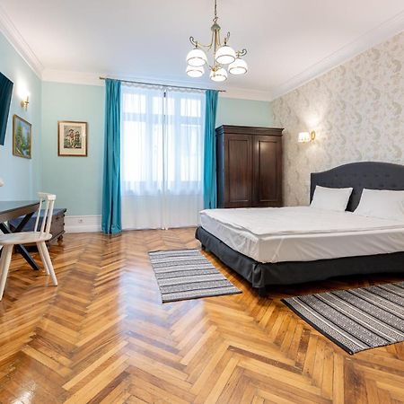 Old City Apartment Oradea Luaran gambar