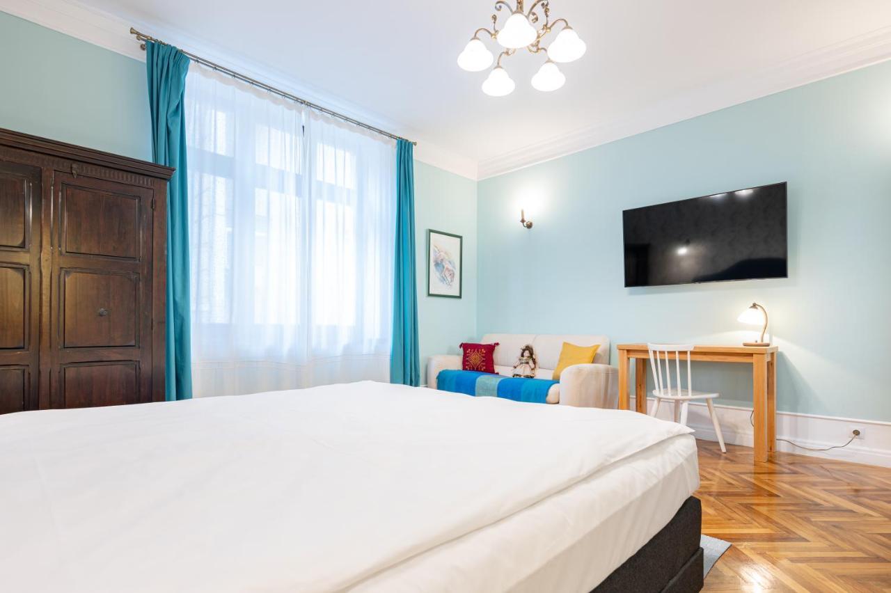 Old City Apartment Oradea Luaran gambar