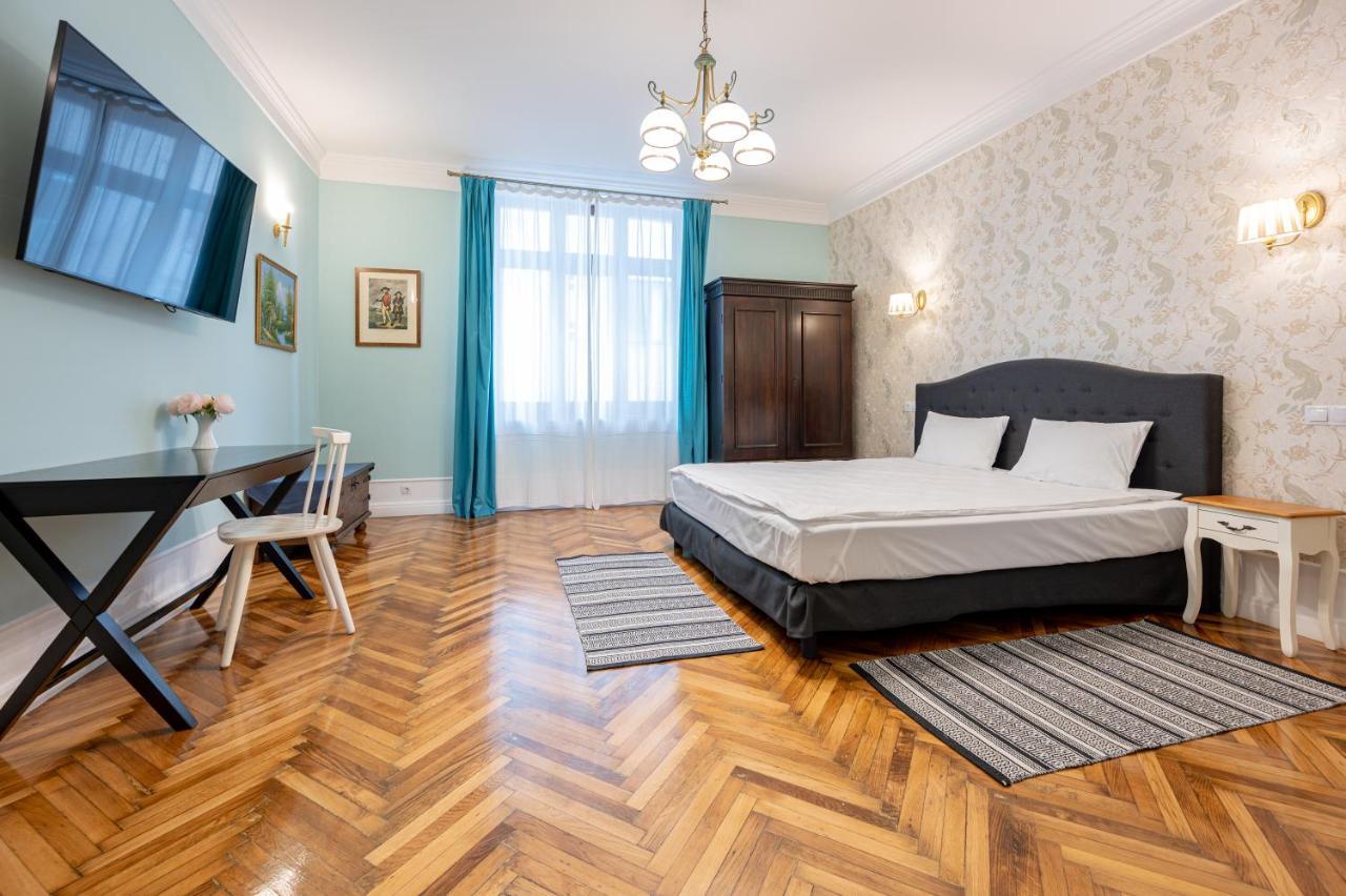 Old City Apartment Oradea Luaran gambar