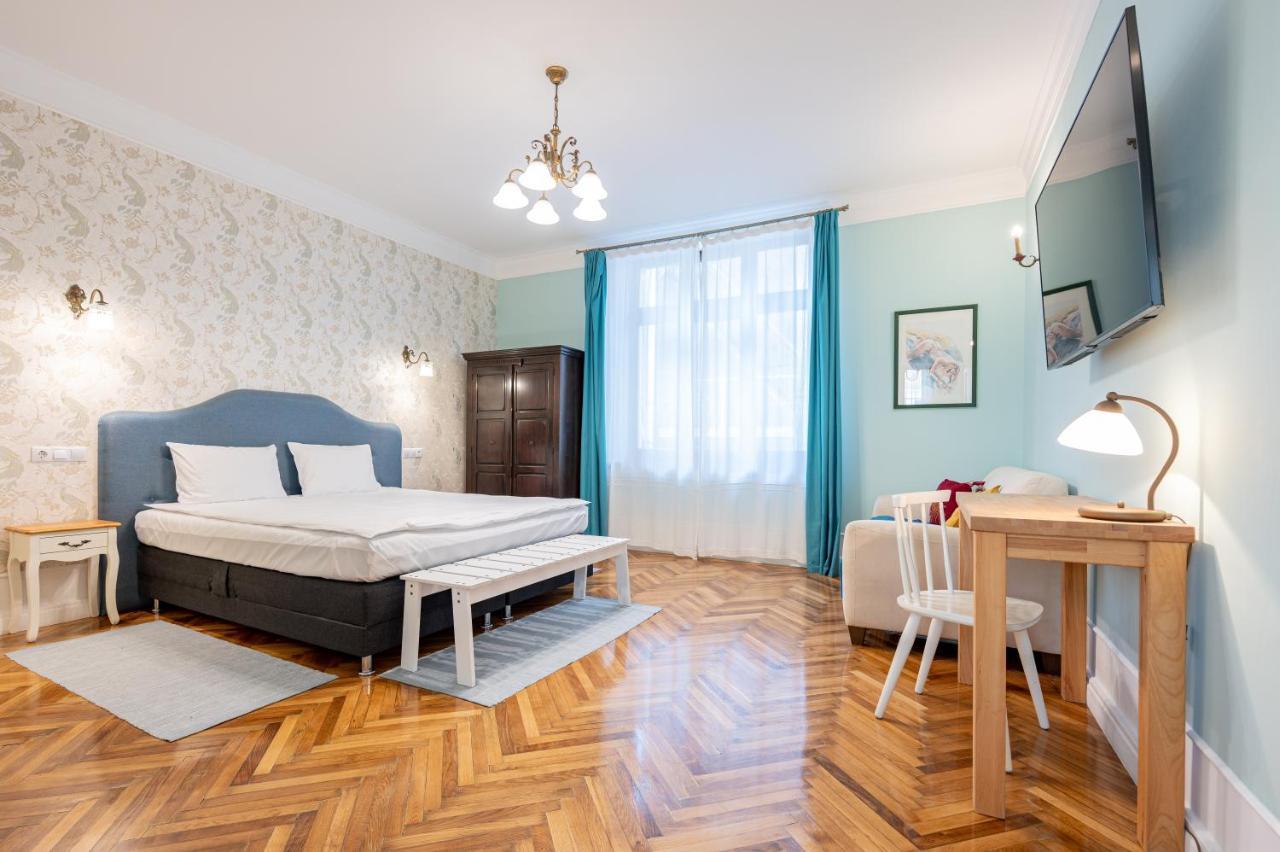 Old City Apartment Oradea Luaran gambar